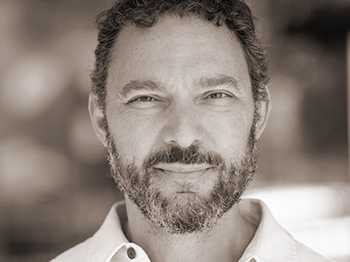 Headshot of George Robins